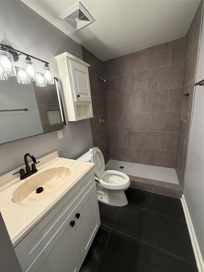 Foto del edificio - 5212 Arboles Dr