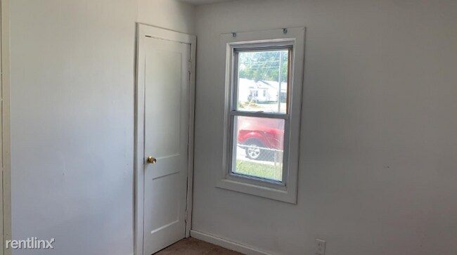 Foto del edificio - 3 br, 1 bath House - 29744 Balmoral St