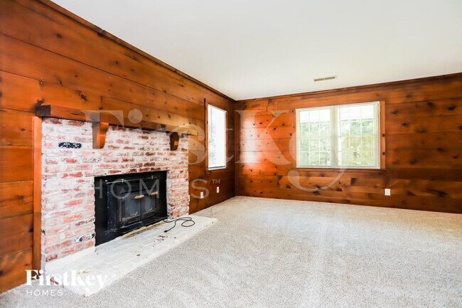 Foto del edificio - 6580 Short Rd