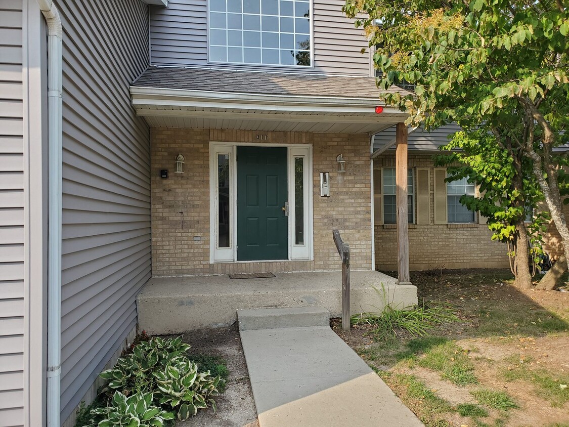 Foto principal - 311 Village Creek Dr
