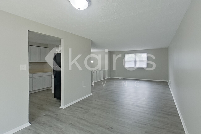 Building Photo - 10301 Starhaven Cir