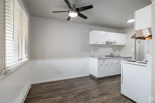 1 habitación, 1 baño - 725 pies cuadrados - Comedor - Mulberry Row Apartments