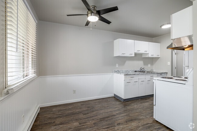 1BR, 1BA - 725SF - Dining Room - Mulberry Row Apartments