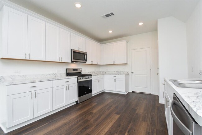 Foto del edificio - 16412 Big Hickory Dr
