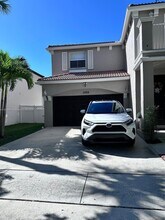 Building Photo - 15816 SW 48th Manor