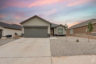 Building Photo - 7416 Tamarack Pl