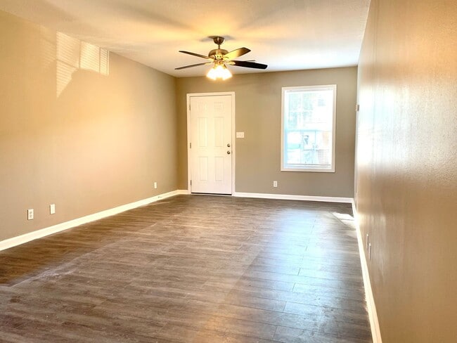 Building Photo - 604 Cory Dr