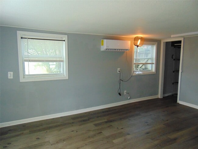 Building Photo - 5113 Avenue O 1/2