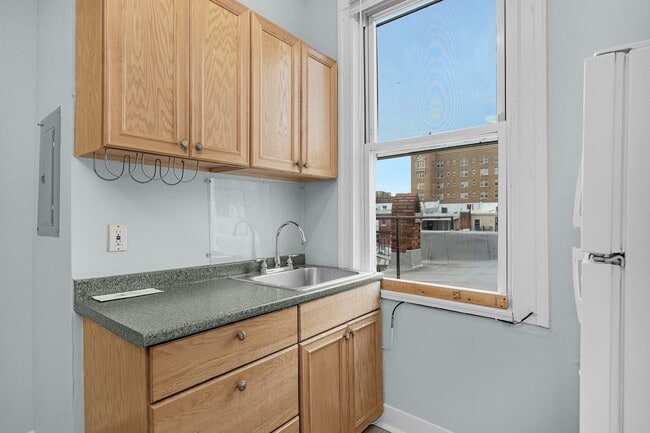 Building Photo - 3114 N Calvert St