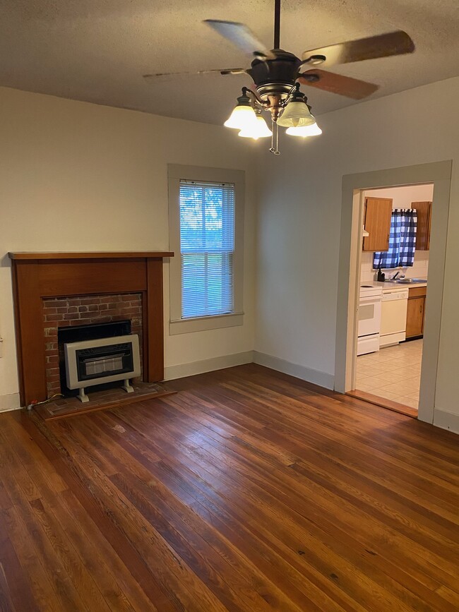 Living room - 5036 Hot Wells Rd