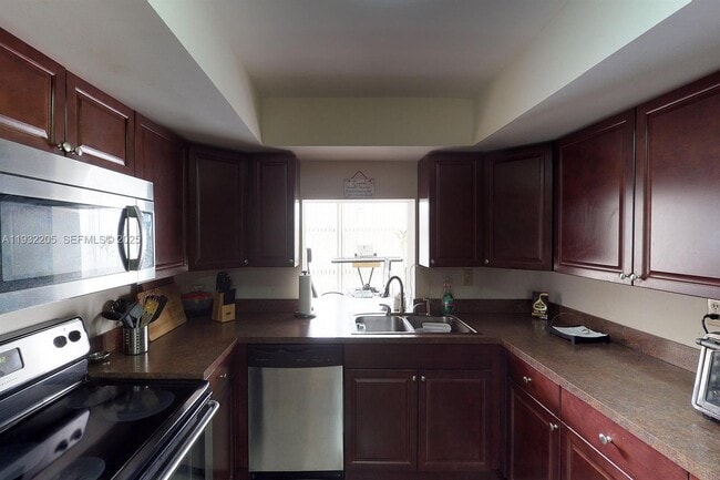 Foto del edificio - 1000 Parkview Dr