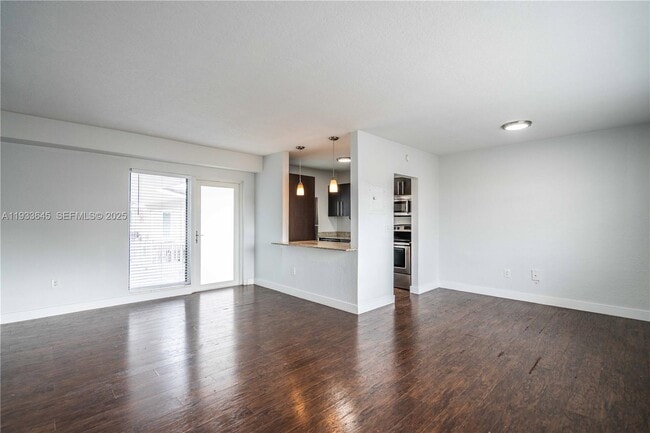 Foto del edificio - 1940 Biarritz Dr