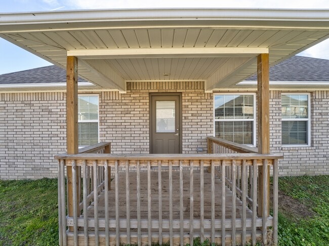 Building Photo - 2208 Brown Bear Ln