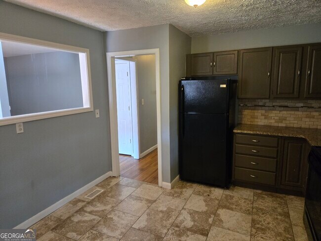 Foto del edificio - 1387 Town Country Dr SE