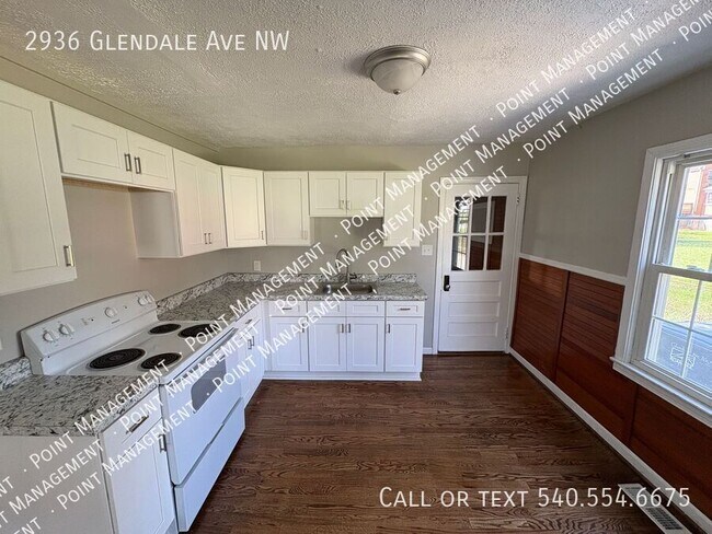 Foto del edificio - 2936 Glendale Ave NW