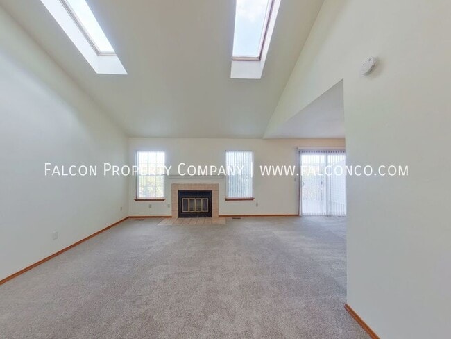 Building Photo - 2526 Elite Terrace