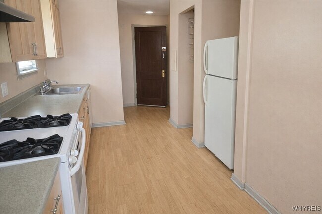 Foto del edificio - 136 Springville Ave