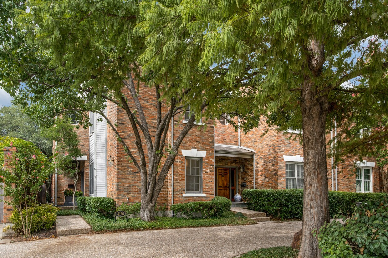 4126 Lovers Ln, Dallas, TX 75225 Townhouse for Rent in Dallas, TX