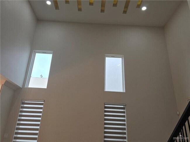 Foto del edificio - 24 Dorado Dr