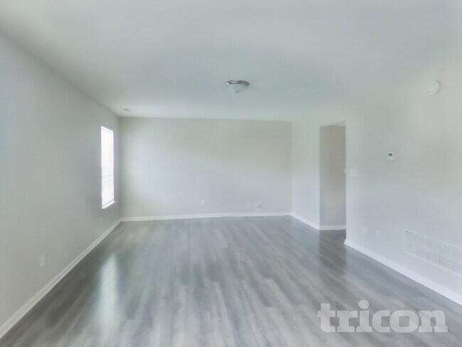 Foto del edificio - 5025 Lincoln Rd