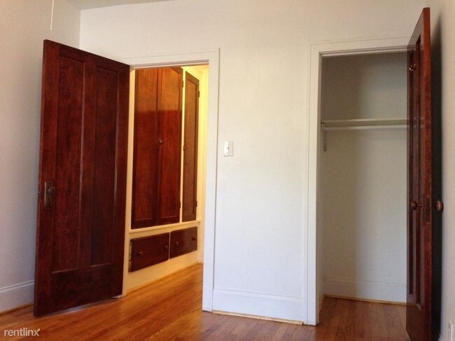 Foto del edificio - 3553 N Racine Ave
