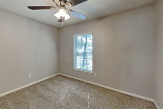 Building Photo - 9322 Wandsworth Dr