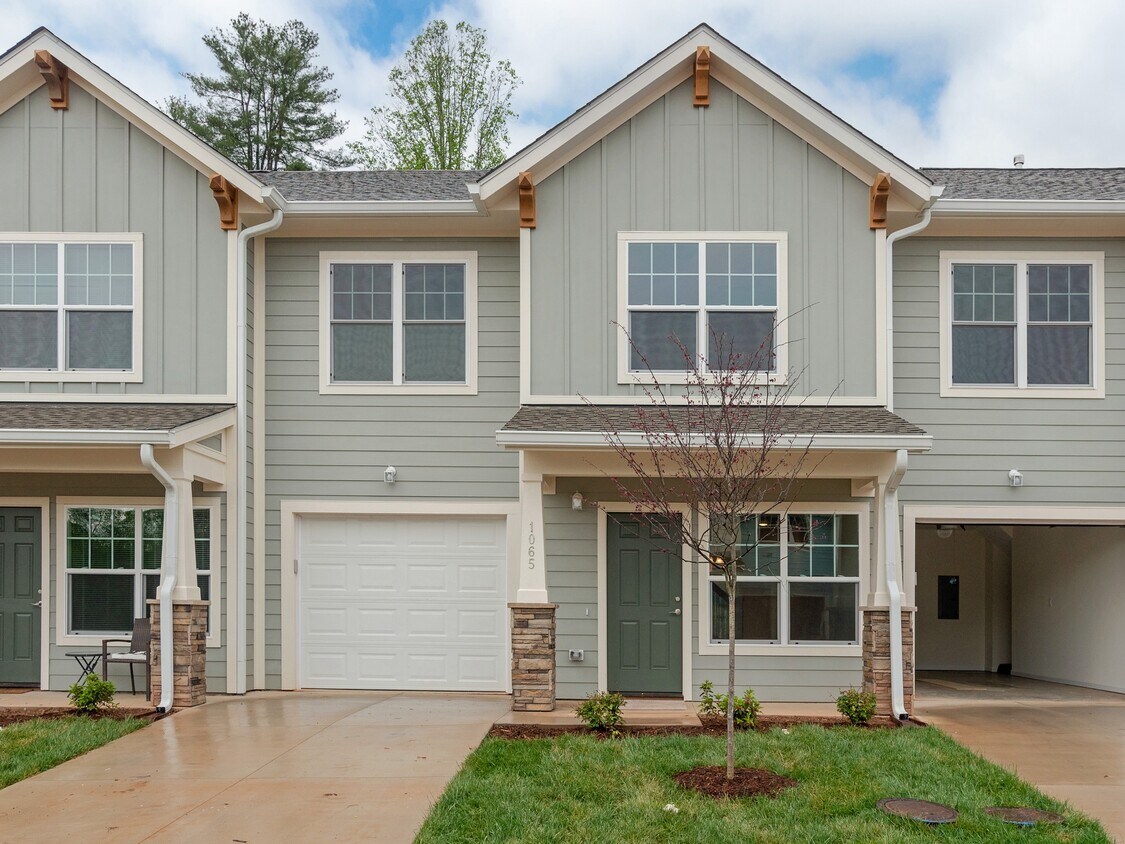 Primary Photo - 1065 Baldwin Commons Dr
