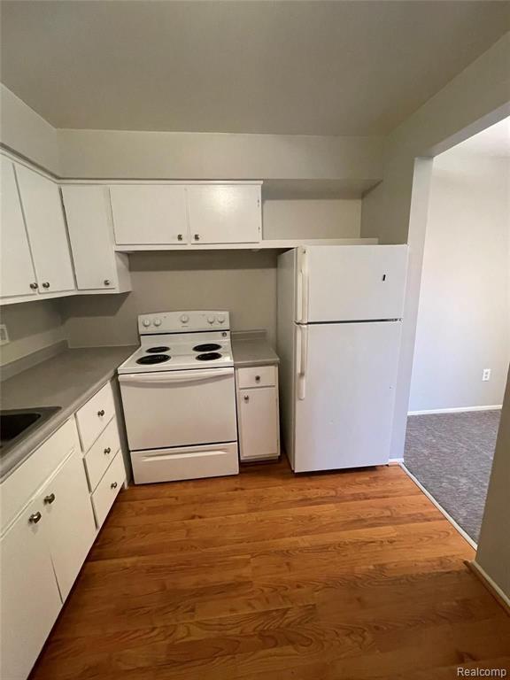 Foto del edificio - 7550 Woodview St
