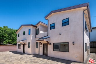 Building Photo - 5220 1/2 Goodland Ave