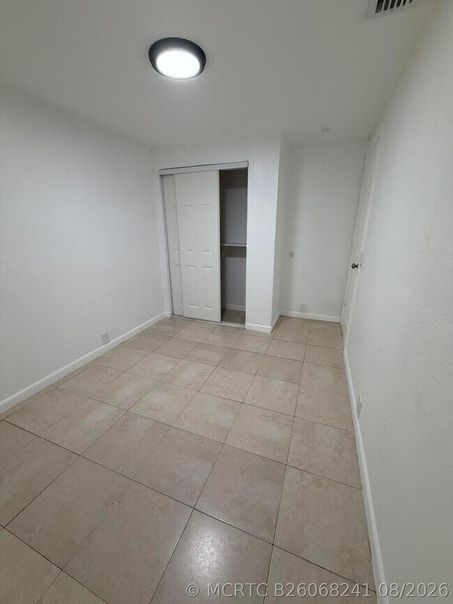 Foto del edificio - 926 S F St