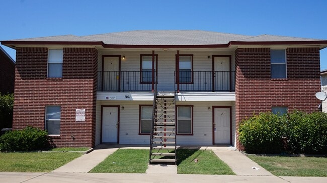 Building Photo - 1101 Circle M Dr