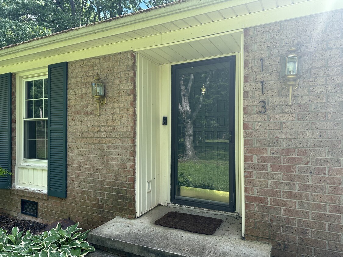 Foto del edificio - 113 Cold Springs Rd