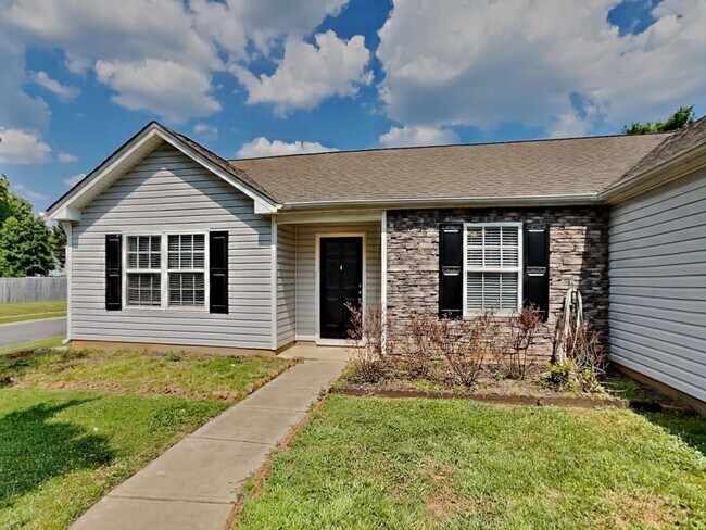 Foto del edificio - 3320 Arbor Pointe Dr