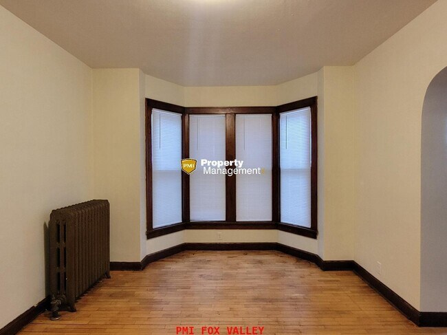 Foto del edificio - LARGE 2 Bed Lower Downtown Appleton