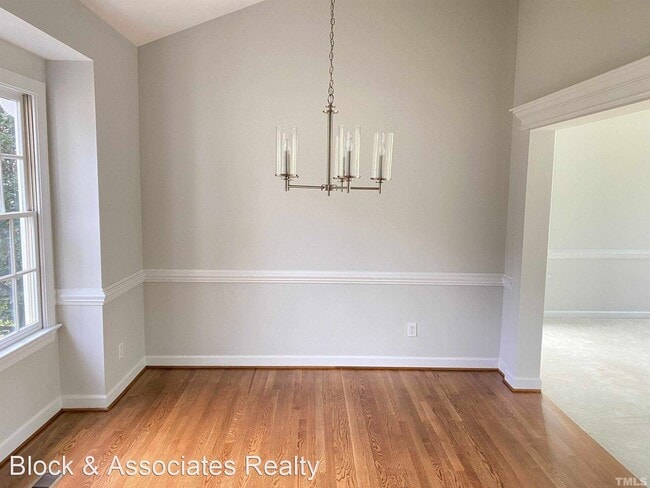 Building Photo - 3 br, 2.5 bath House - 2056 Carriage Way