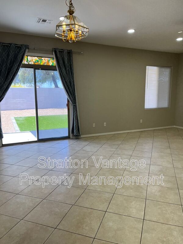 Building Photo - 522 N Emery