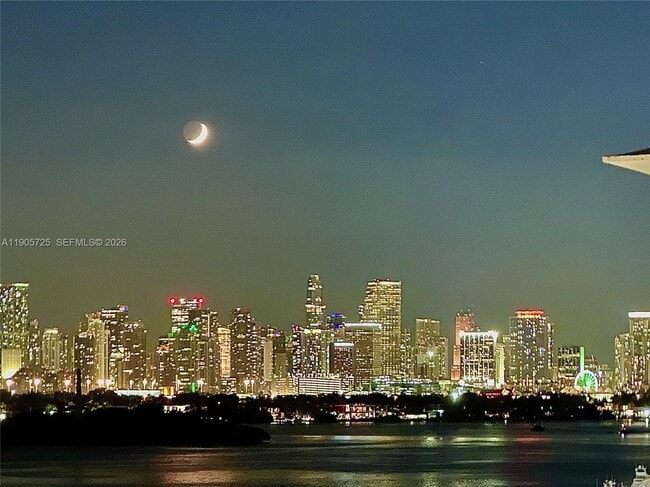 Building Photo - 1340 Lincoln Rd