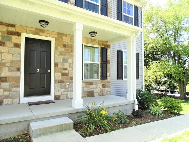 Building Photo - 1510 Rothsville Rd