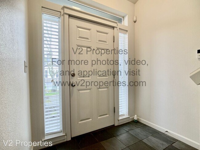 Building Photo - 3 br, 2.5 bath House - 21806 NE Larkspur Lane