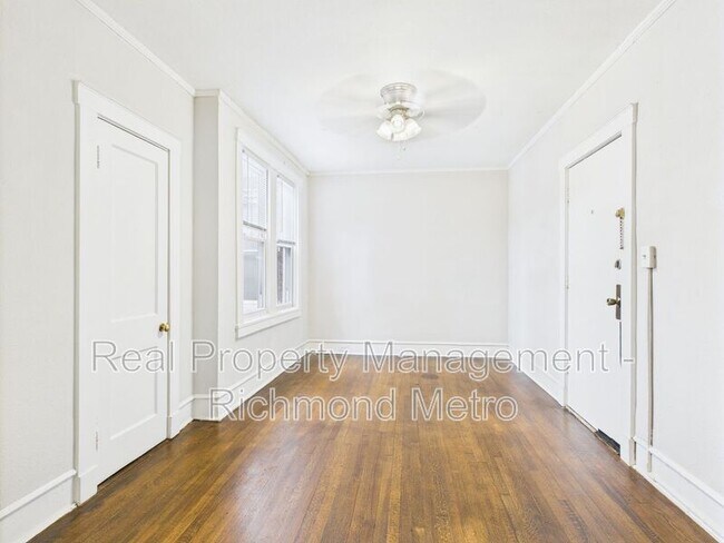 Foto del edificio - 2400 Barton Ave