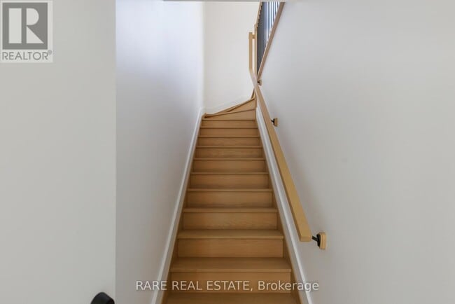 Building Photo - 451 Montrose Ave