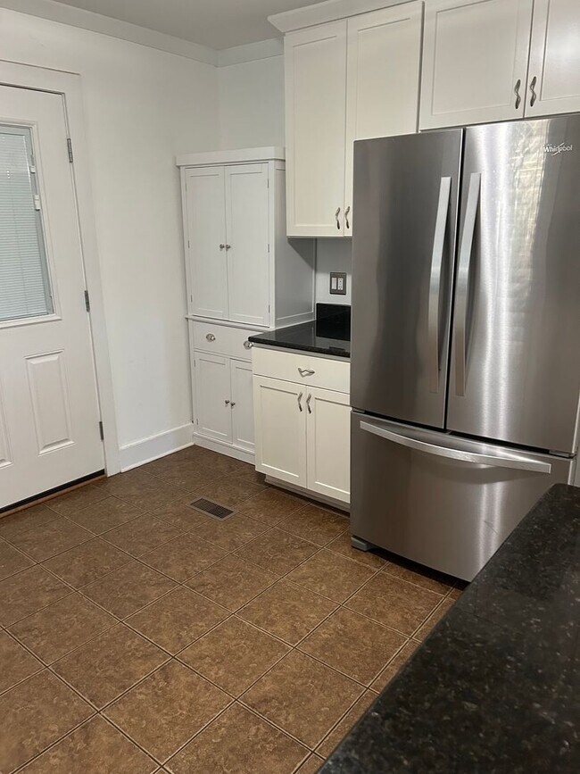 Foto del edificio - Greer, 3BD/2BA, 1441SF
