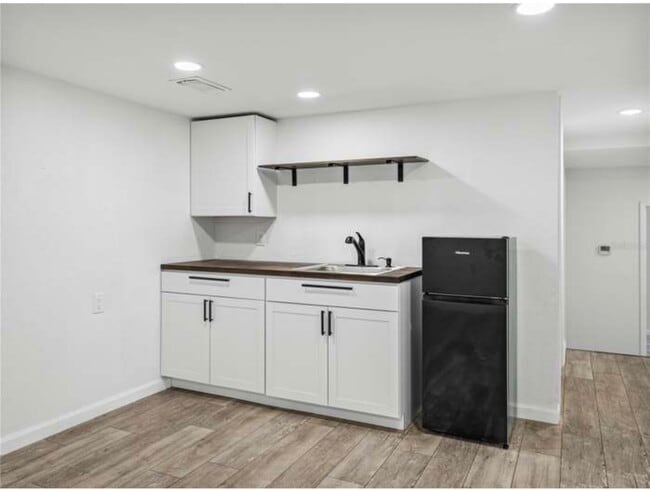 Building Photo - 3115 Skyview Dr