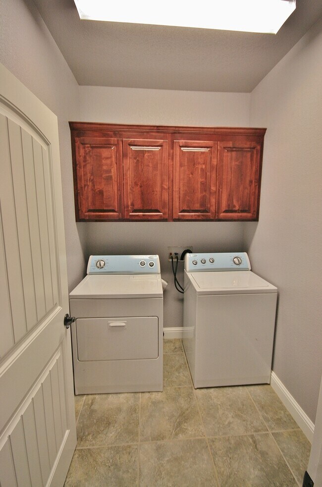 Foto del edificio - Gorgeous Home with, Curb appeal , Zia Schools and  Pets Allowed