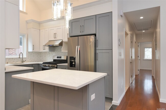 Foto del edificio - 46-17 Little Neck Pkwy