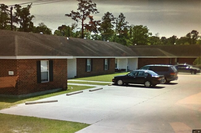 Building Photo - 1005 Shellie Ln