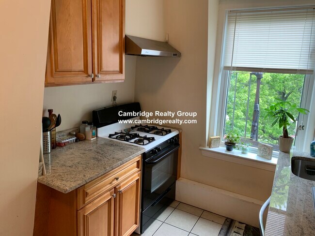 Building Photo - 16 Chetwynd Rd