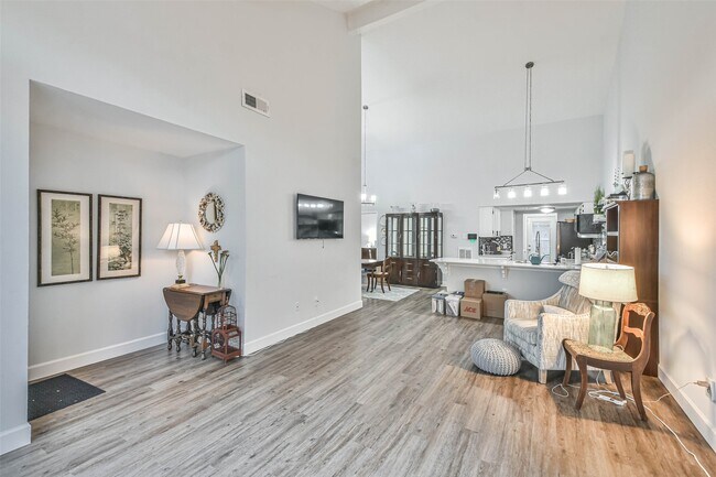 Building Photo - 50 April Vlg