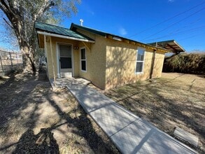 Building Photo - 1117 W University Dr