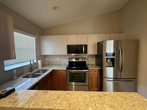 Building Photo - 300 NE 42nd St